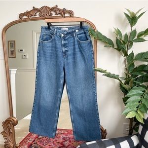 Zara Crossover Straight Leg Jeans Blogger Fave Medium Wash Size 12